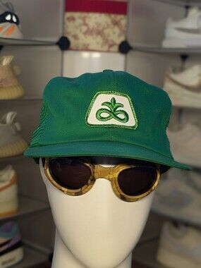 Pioneer Seeds Vintage Trucker Hat (OS)